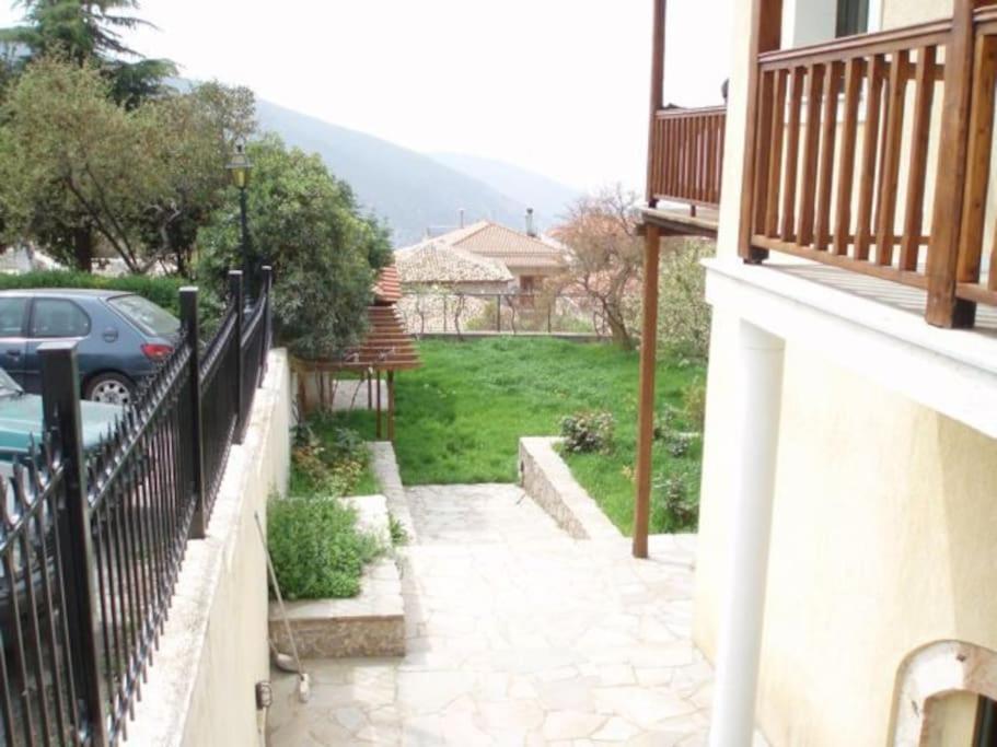 House In Delphi Villa Exteriör bild