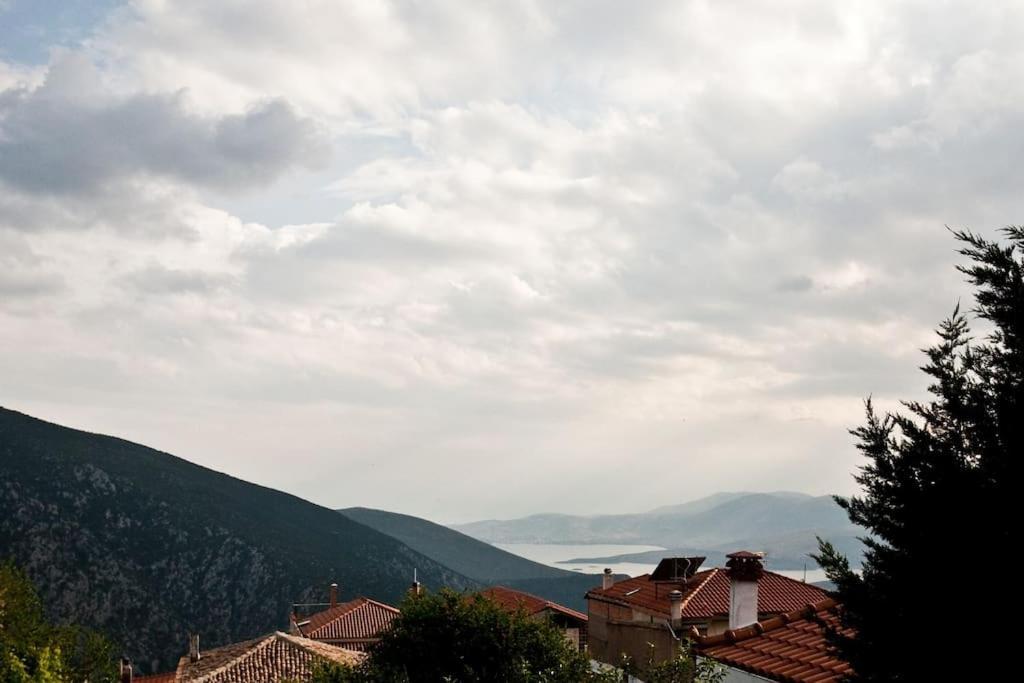 House In Delphi Villa Exteriör bild